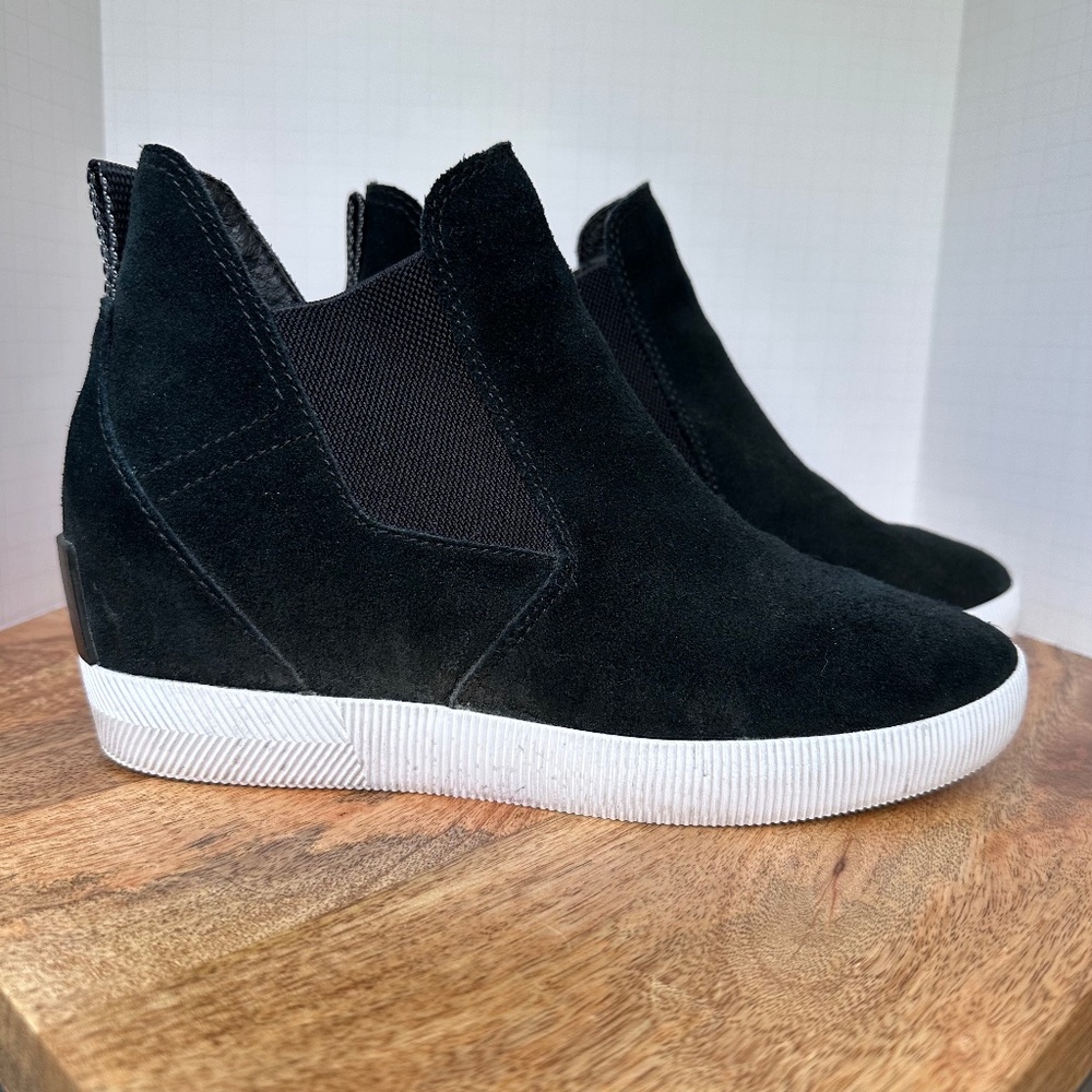 Sorel Women Out N About Slip on Wedge Suede Winter Boots size 8